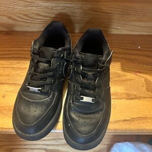 Nike Boys Air Force 1’s low top Black Sneakers